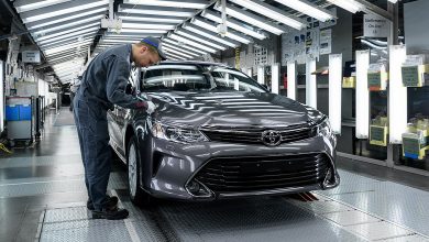 Фото - НАМИ не будет выкупать российские активы Toyota, а решение о дальнейшей судьбе завода Mercedes примут до конца года